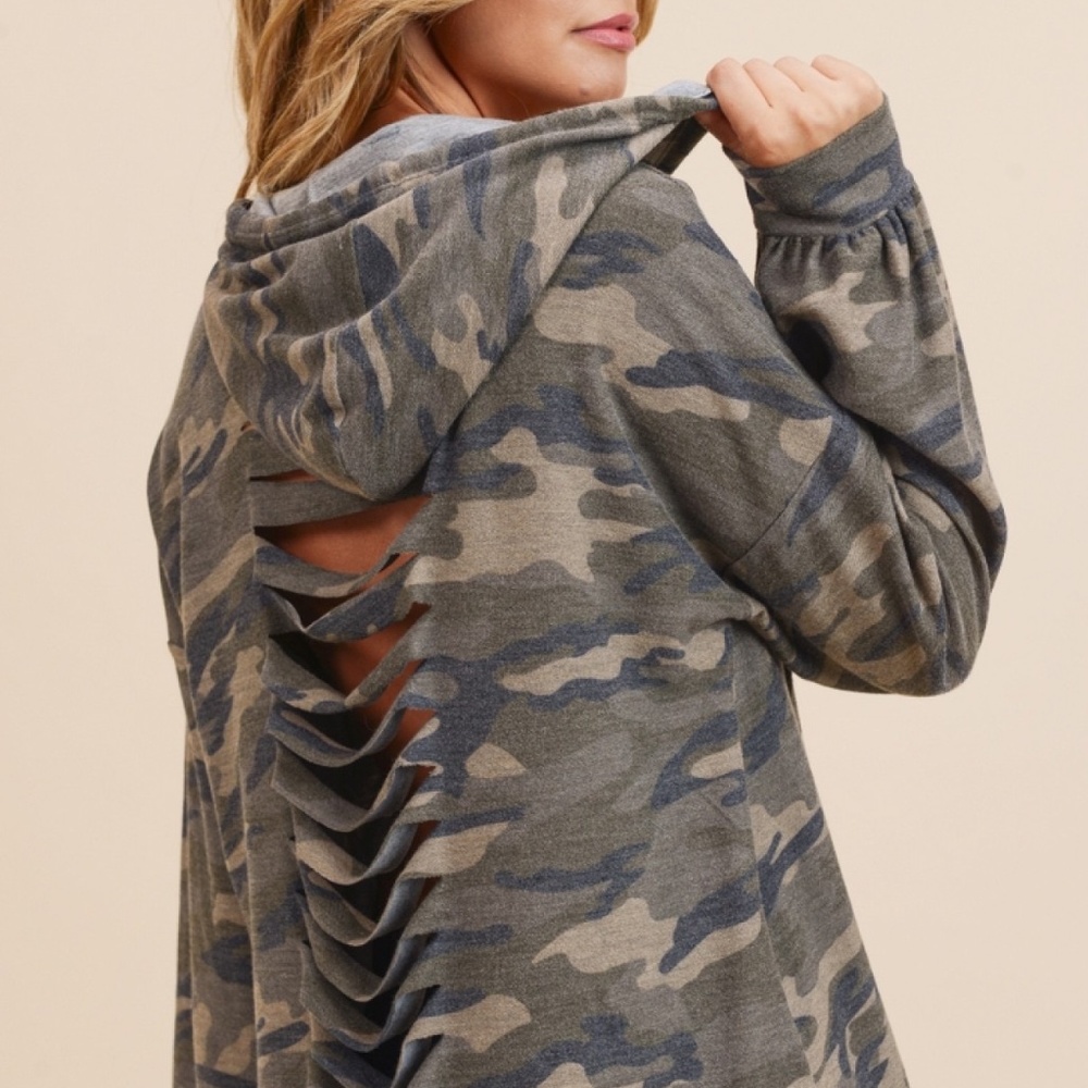 Camouflage Razor Cut Back Pullover